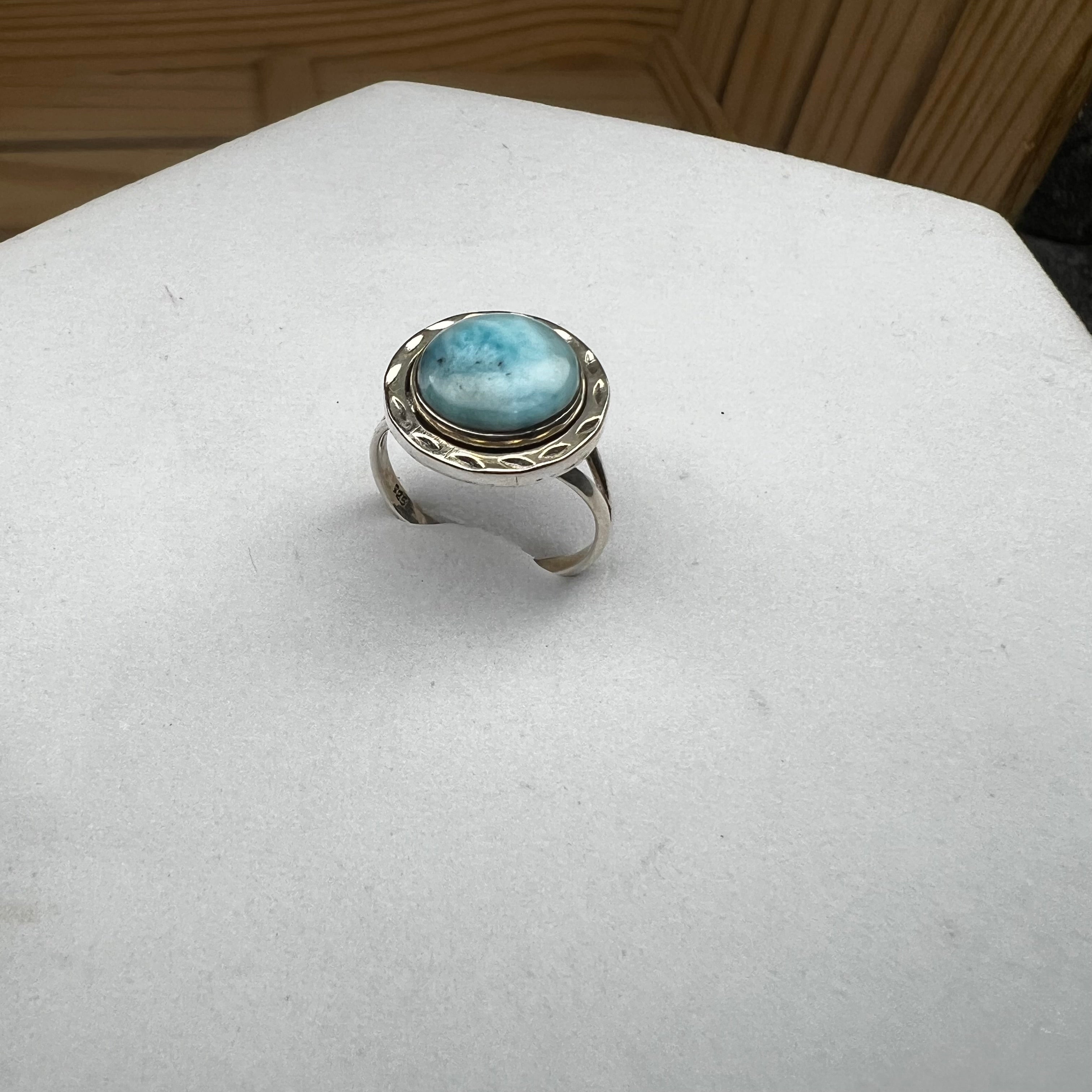 HANDCRAFTED LARIMAR RING IN
SILVER 925 (SIZE 7)