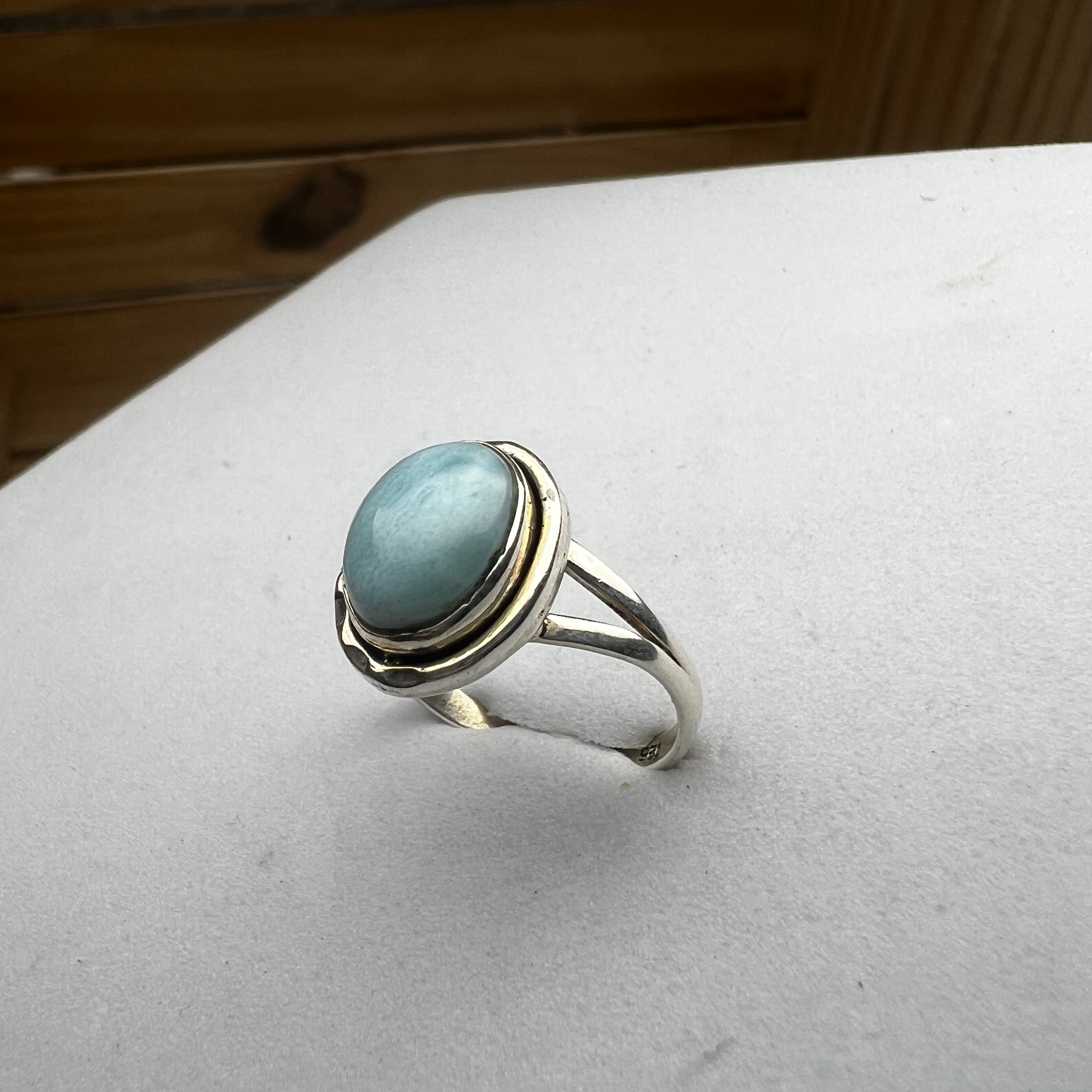 HANDCRAFTED LARIMAR RING IN
SILVER 925 (SIZE 6)