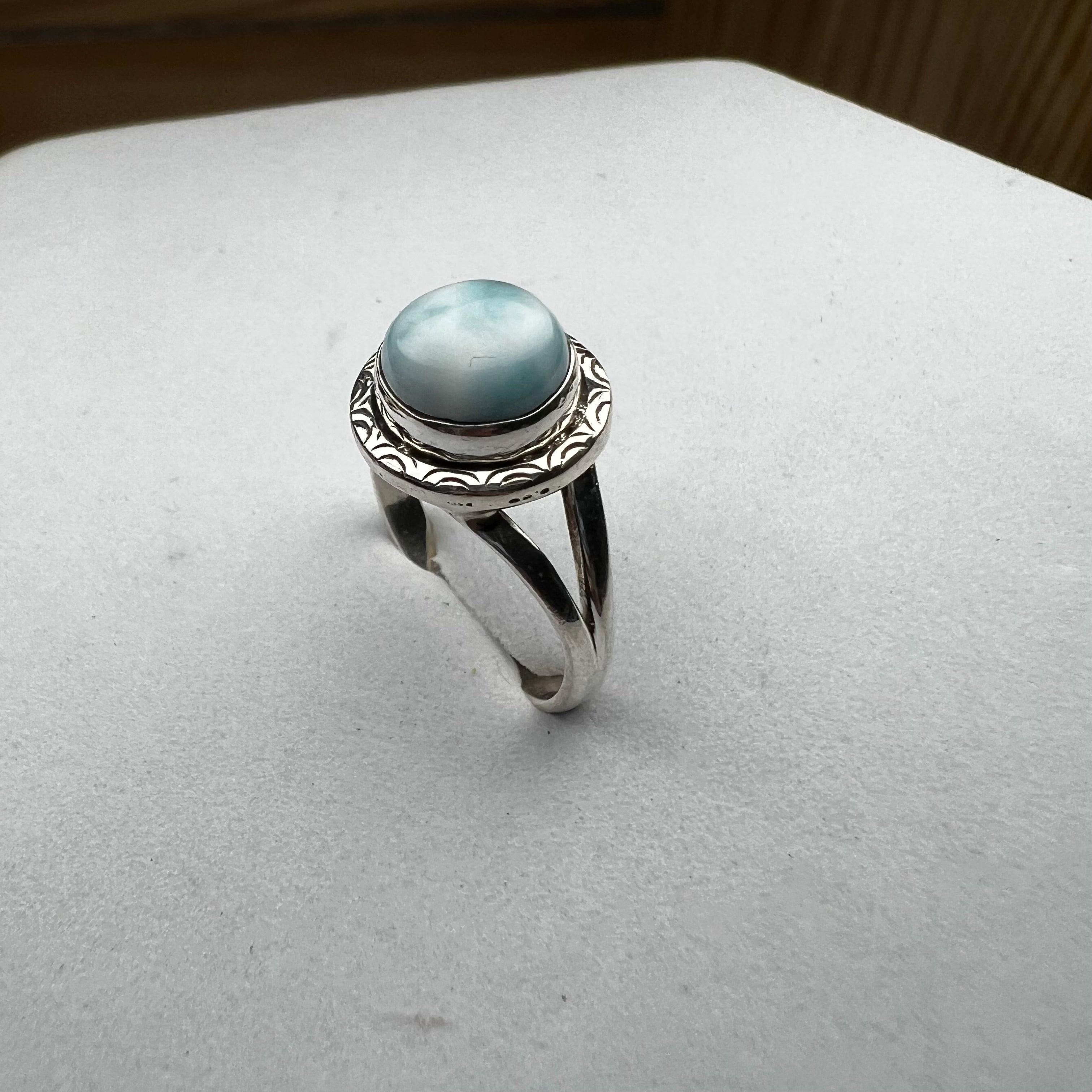 HANDCRAFTED LARIMAR RING IN
SILVER 925 (SIZE 6)