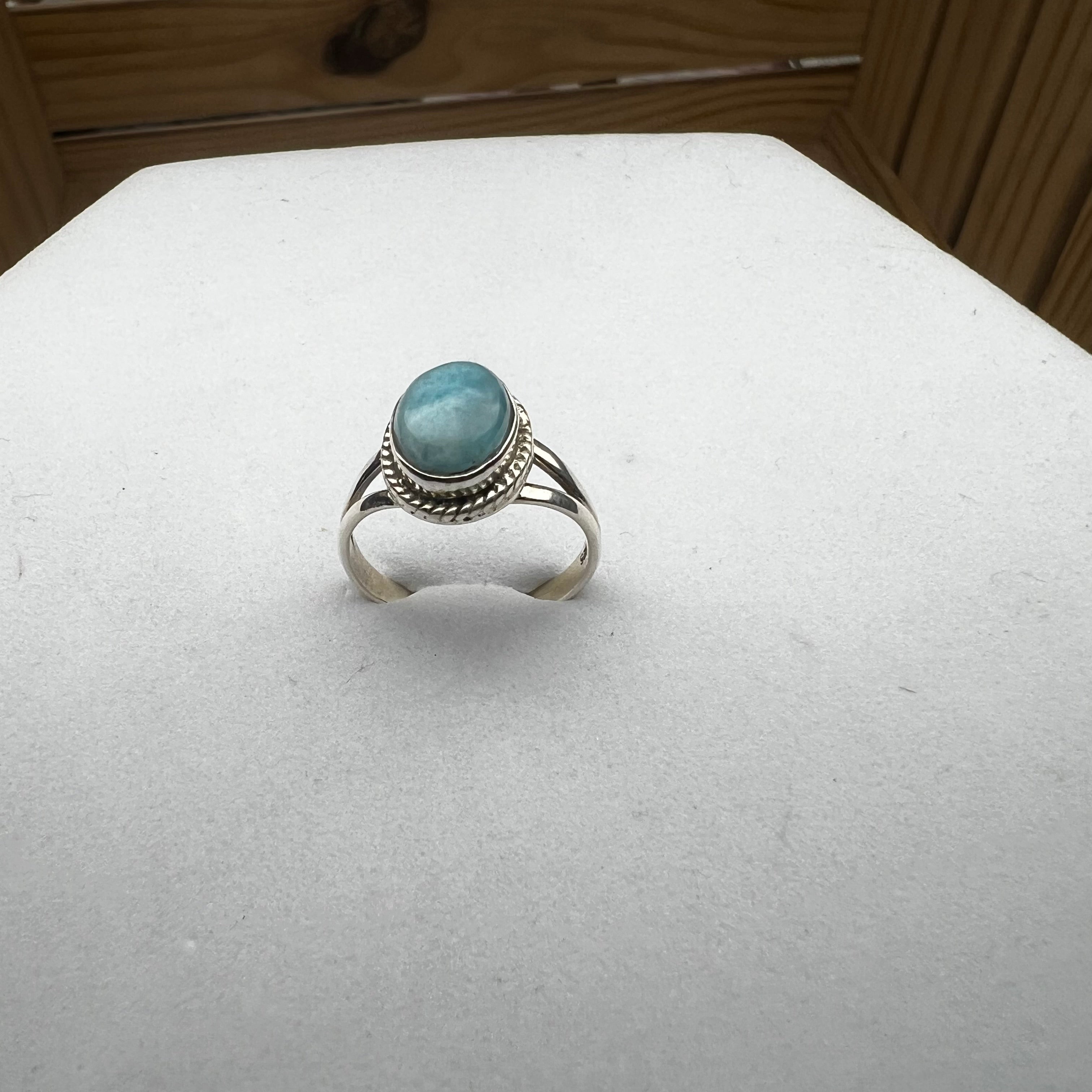 HANDCRAFTED LARIMAR RING IN
SILVER 925 (SIZE 6)