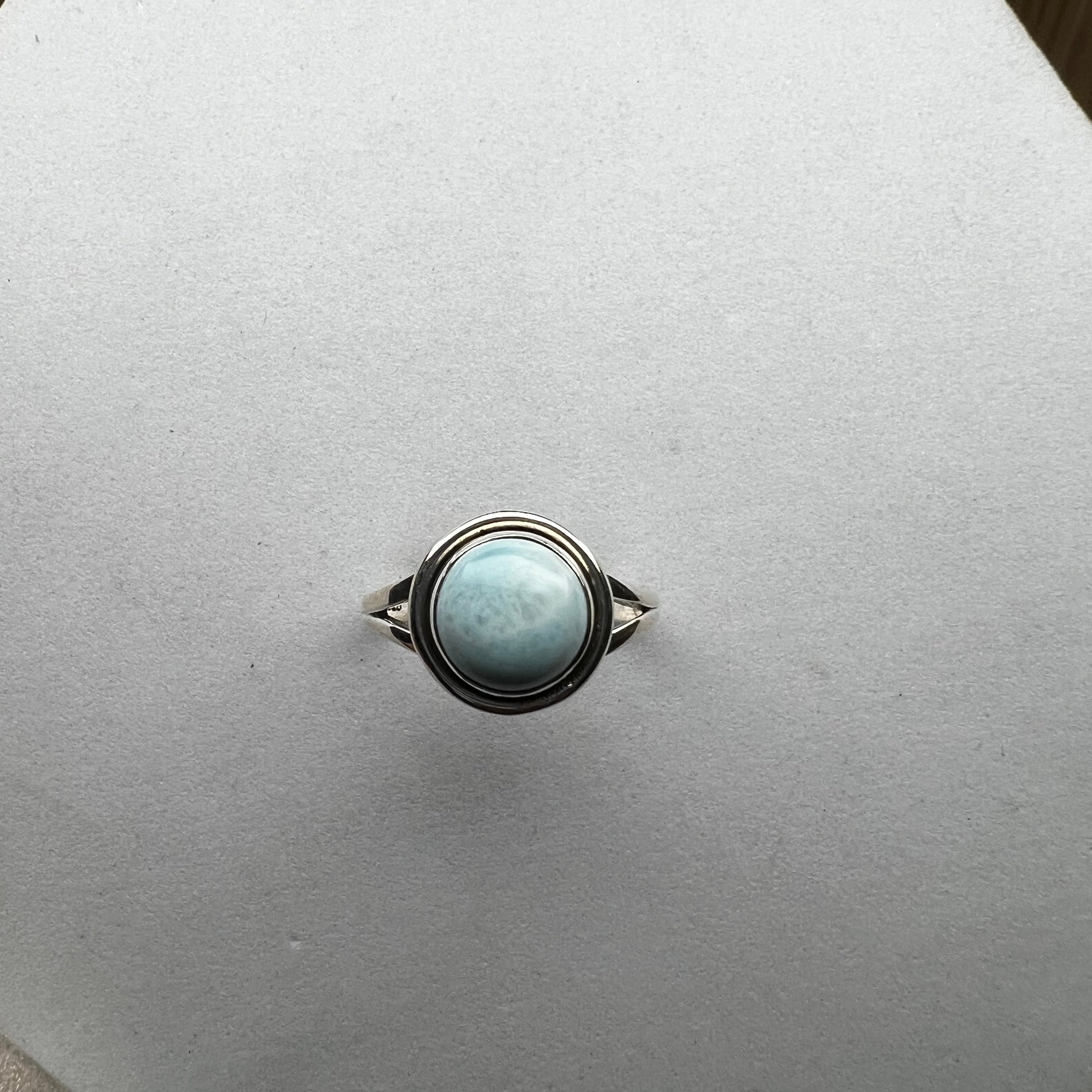 HANDCRAFTED LARIMAR RING IN
SILVER 925 (SIZE 9)
