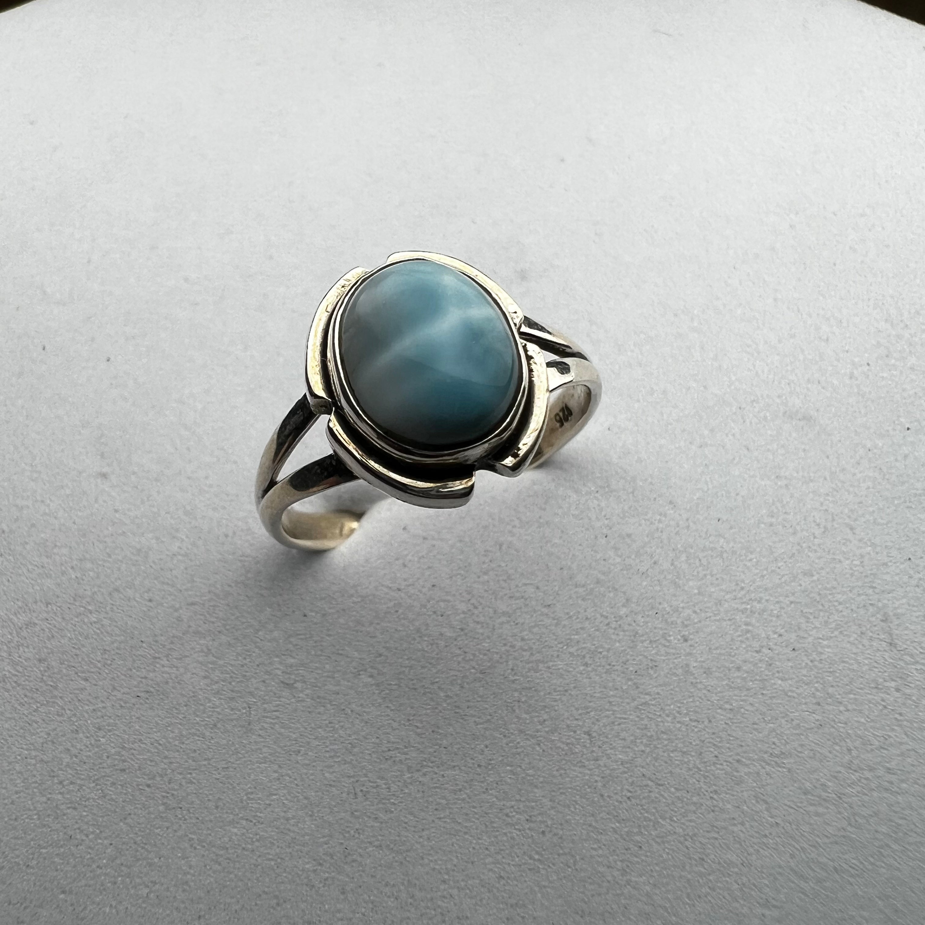 HANDCRAFTED LARIMAR RING IN
SILVER 925 (SIZE 8)