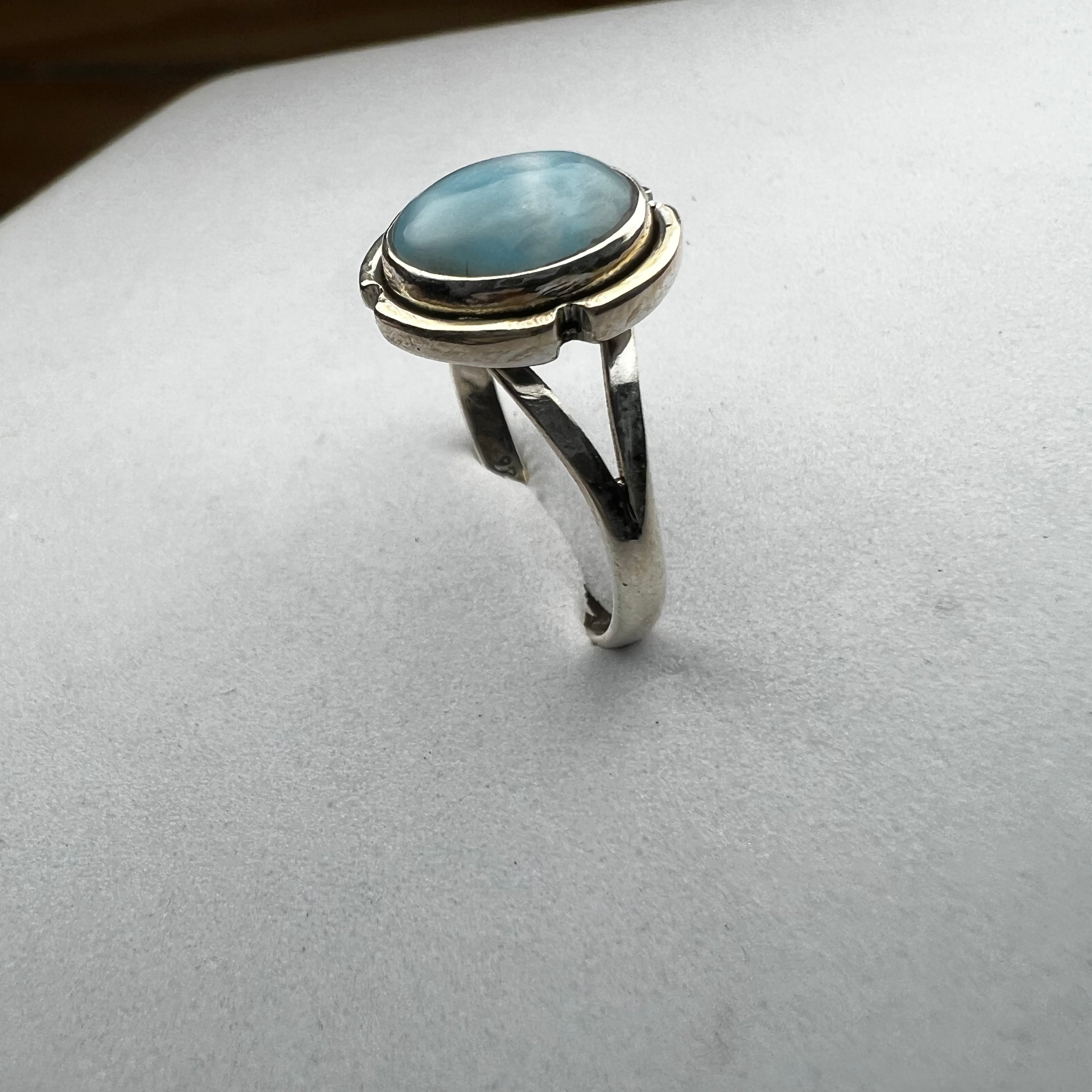 HANDCRAFTED LARIMAR RING IN
SILVER 925 (SIZE 7)