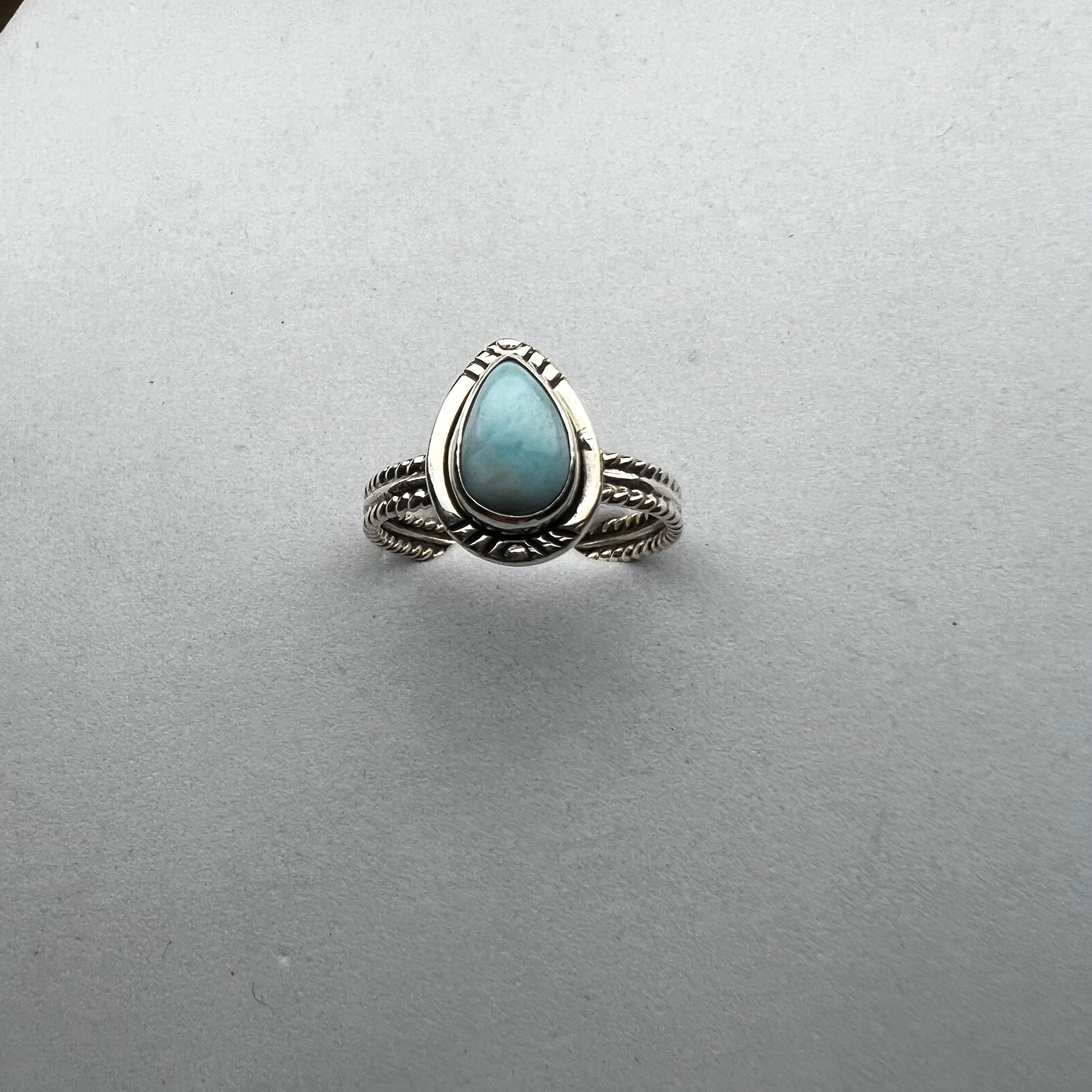 HANDCRAFTED LARIMAR RING IN
SILVER 925 (SIZE 7)
