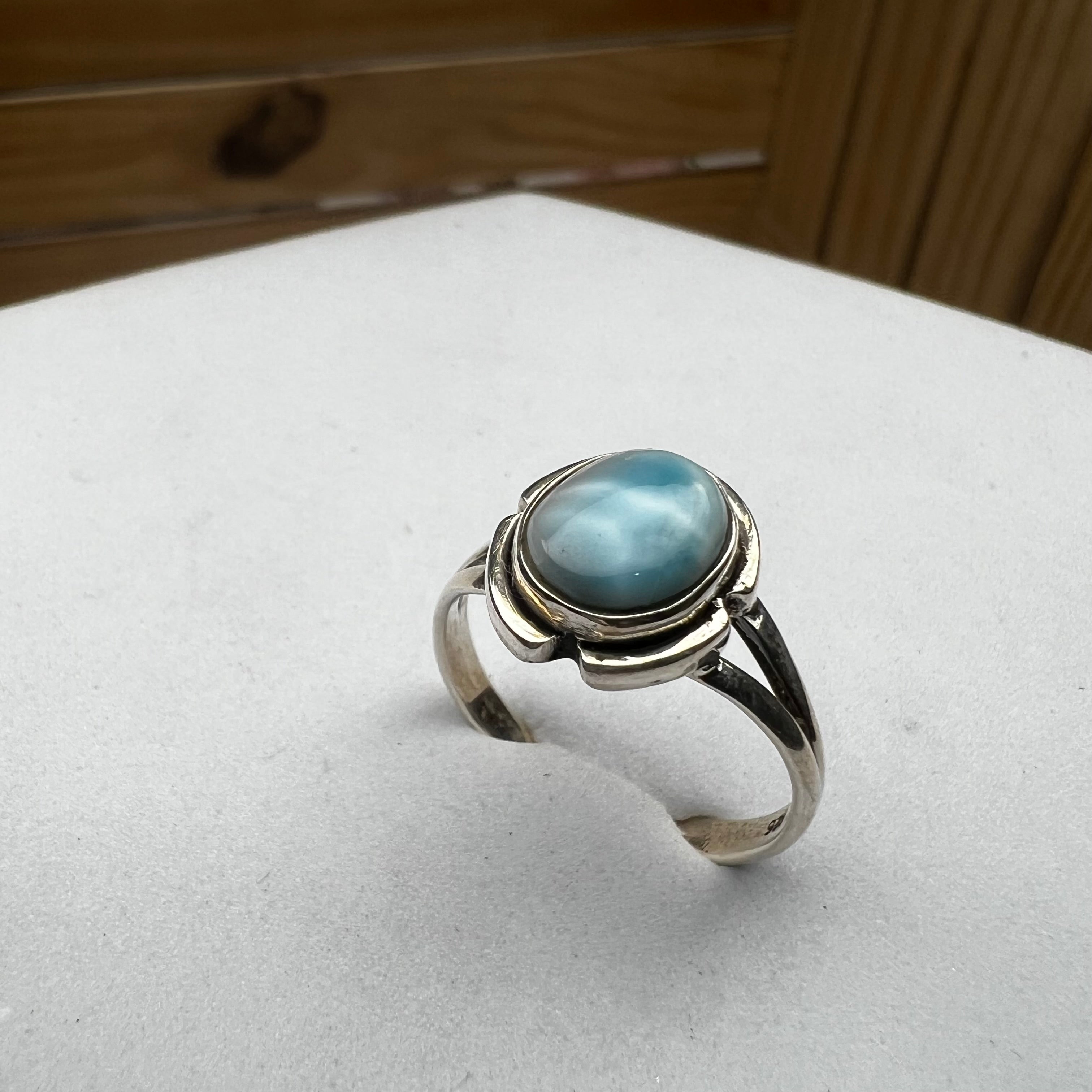 HANDCRAFTED LARIMAR RING IN
SILVER 925 (SIZE 8)