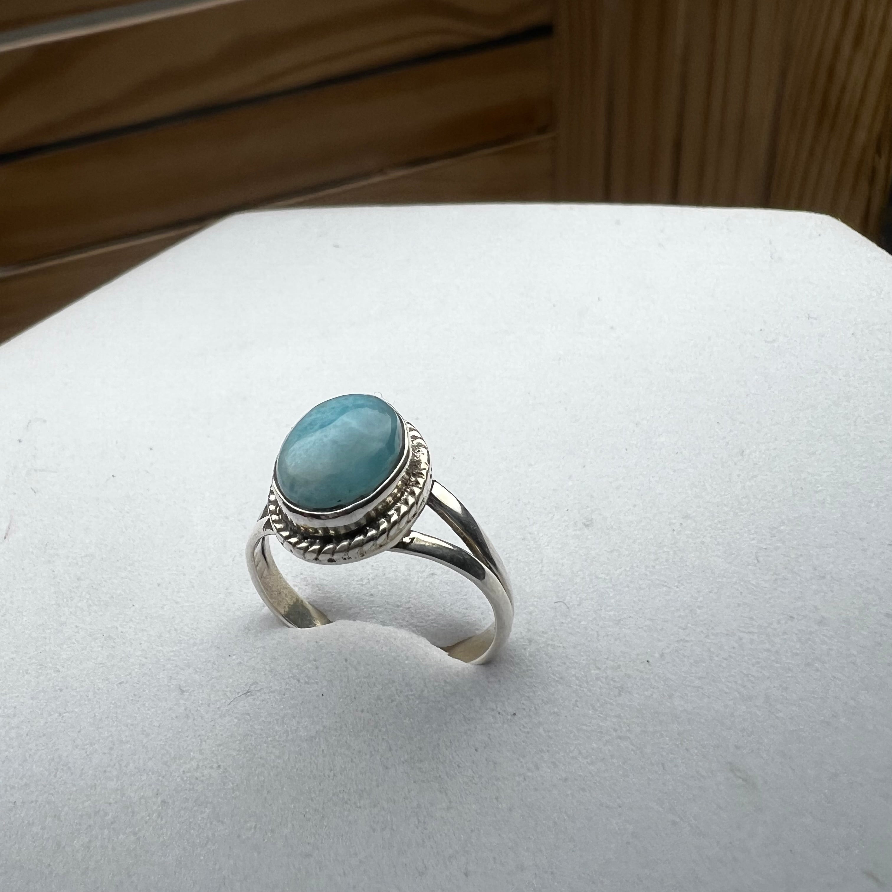 HANDCRAFTED LARIMAR RING IN
SILVER 925 (SIZE 6)
