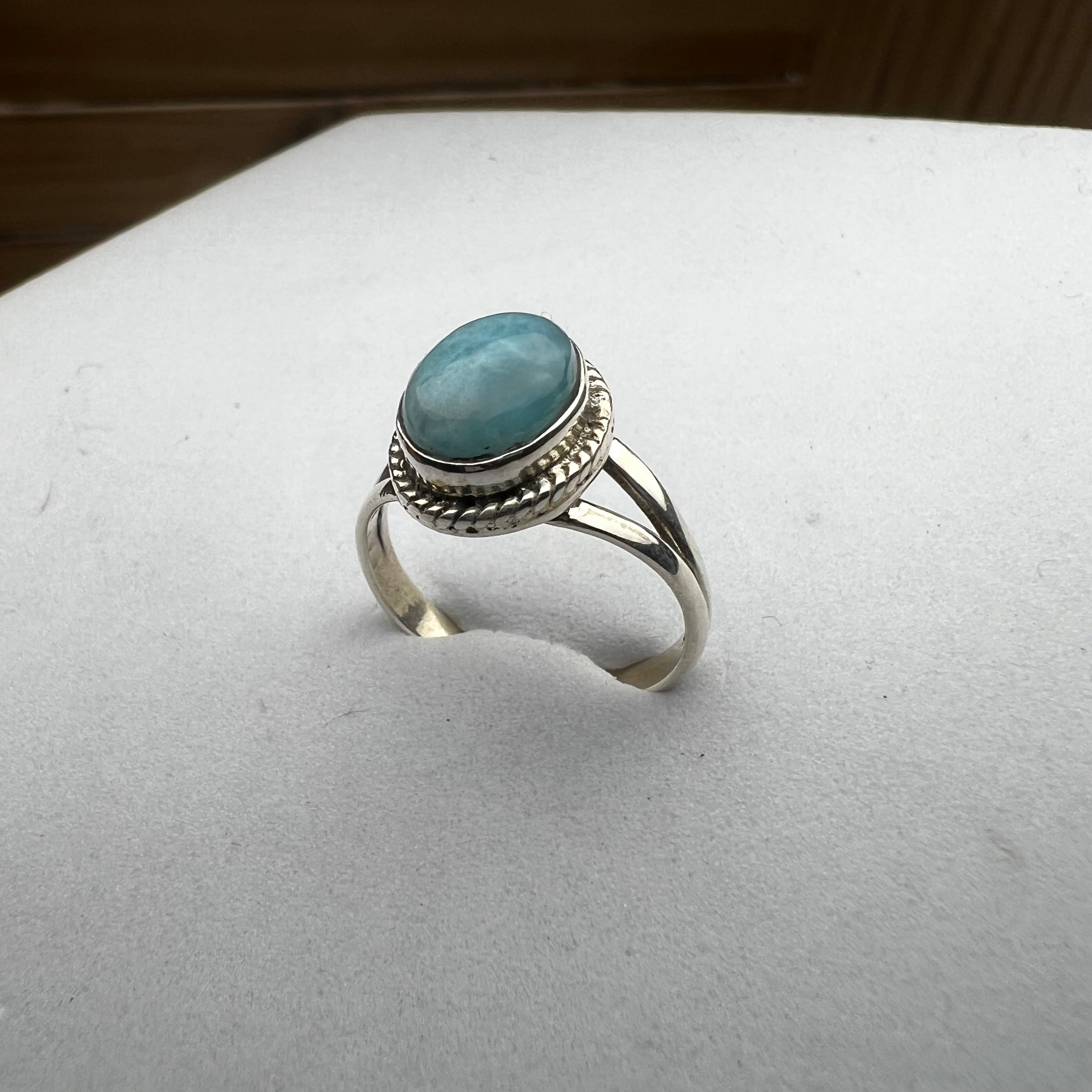 HANDCRAFTED LARIMAR RING IN
SILVER 925 (SIZE 6)